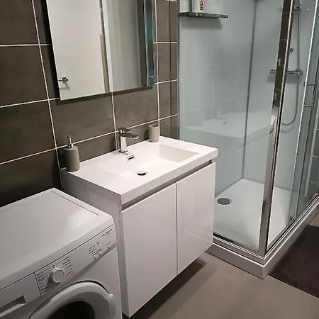 Super 6 Voyageurs Hyper Centre Apartment *