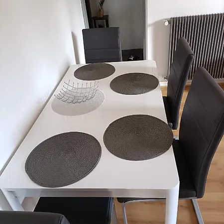 Super 6 Voyageurs Hyper Centre Apartment Montlucon