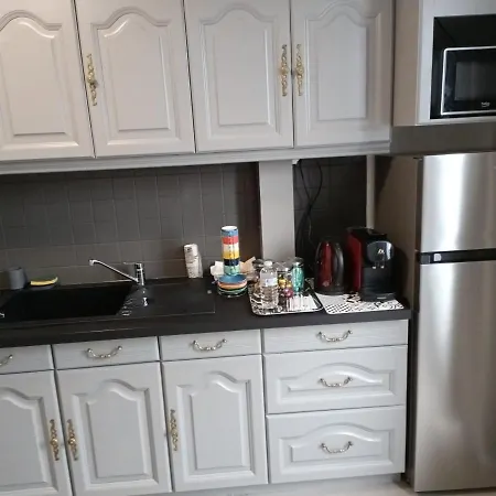 Super 6 Voyageurs Hyper Centre Apartment *